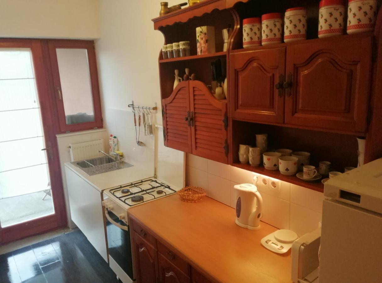 Vizaknai Apartmanhaz Székesfehérvár Eksteriør billede